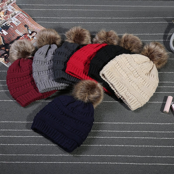 Unisex Trendy Hats Winter Knitted Fur Poms Beanie Label Fedora Luxury Cable Slouchy Skull Caps Fashion Leisure Beanie Outdoor Hats F898-1