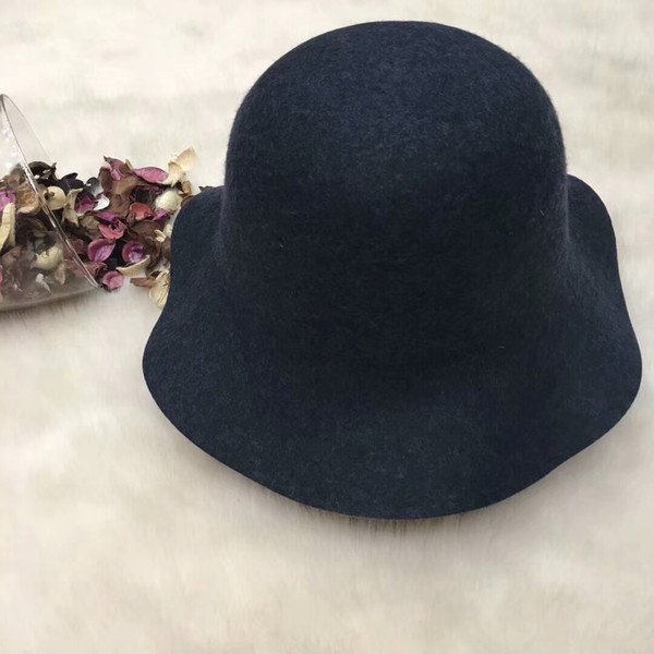 New Famous Brand Women Hat Luxury Designer Wave Brim Cloches Hat Pop Cashmere Female Winter Cap Lady Girl Fashion Solid Color Top Hats