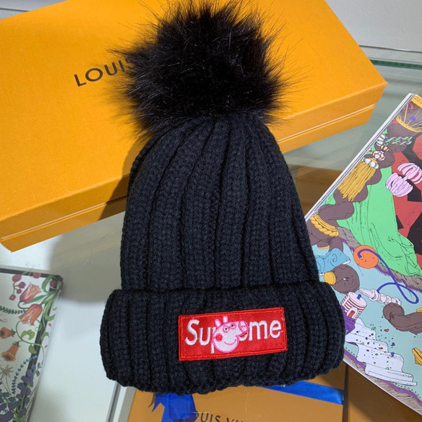 2019The latest winter women's hat fashion casual wool hat brand luxury model