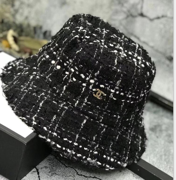 Brand fashion designer classic black and white women's folding fishing cap black and white fisherman beach hat free of freight