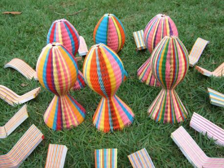 High Quality Sheet Of Paper Fashion Color Disposable Hat Paper Cap Beach Cap Magic Paper Vase Cap D0002