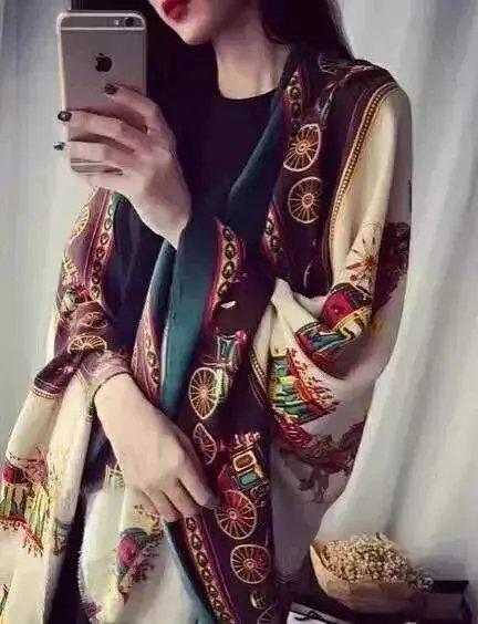High Quality 2019 Woman Silk Scarf Square Designer Scarf Shawl Wraps Hot Sale Scarf Printed Luxury Scarfs for Spring Summer Autumn Winter