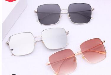 new fashion High Quality Classic Pilot Sunglasses Brand Mens Womens Sun Glasses tom Eyewear Gold Metal Glass Lenses Case