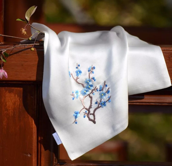 Chinese style silk handkerchief hand embroidery su embroidery lady's handkerchief antique style can be customized name