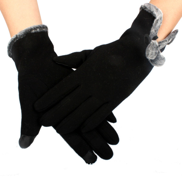 Winter 2018 hot sale of classic outdoor touch screen casual warm hand fashion plush gloves double wool ball high quality women's gloves