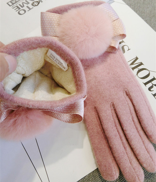 The new Korean version of the touch screen five fingers cashmere celebrities bow hair ball women winter lovely warm gloves