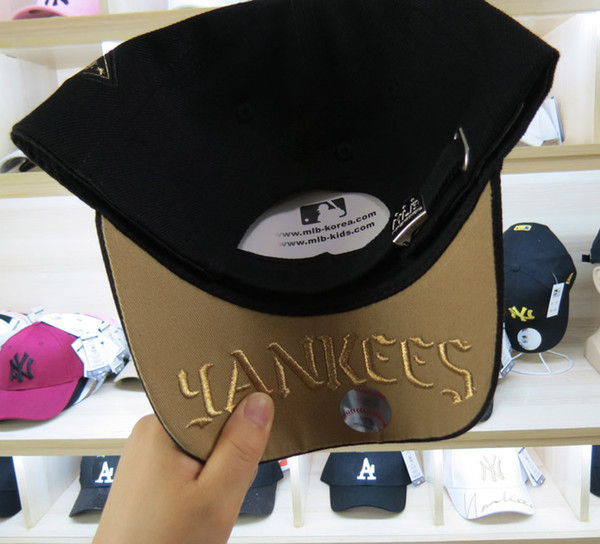 Foreign trade baseball cap cap embroidery letters couple outdoor leisure sports men and women sunshade cap