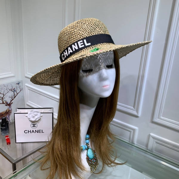 Women's 2019 Latest Spring And Summer Wild Fashion Simple Classic Color Matching Straw Hat Breathable