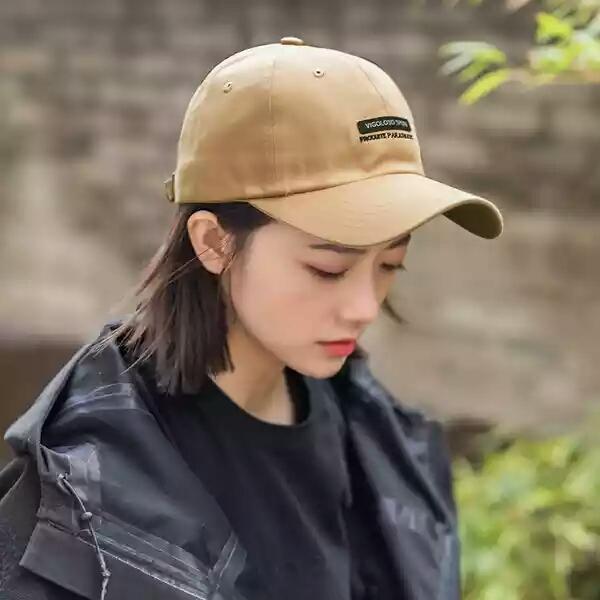 Korean printed letters, baseball caps, women's desert colors, Korean, students, Chaozhou, hats, caps, casual hats.