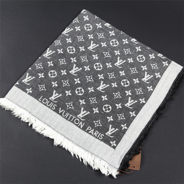 Famous brand scarf soft cotton yarn-dyed monogrammed shawl fashionable ladies triangle scarf size 140/140cm scarf