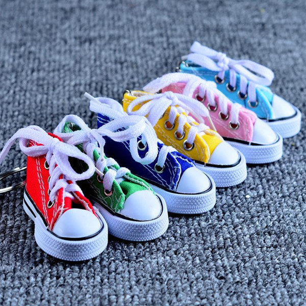 Spot wholesale canvas shoes Keychain leisure shoes key chain color shoes pendant high quality low price