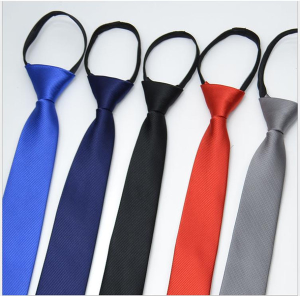 A 5 cm tie for men and women