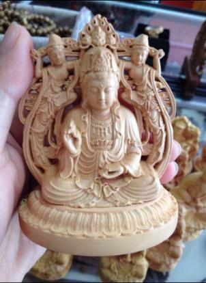 Boutique car accessories boxwood carving lotus Guanyin mahogany ornaments wooden carving crafts gifts