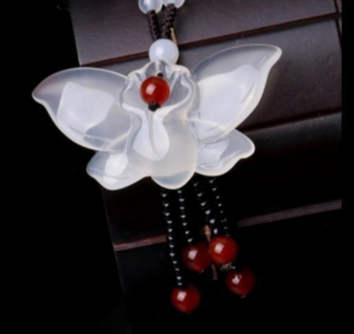 Natural jade butterfly pendant jade ice pulp pendant Hetian jade pulp butterfly sweater chain accessories