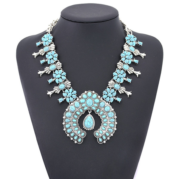 Major European and American Fashion Bohemian Turquoise Flower Pendant Alloy Necklace