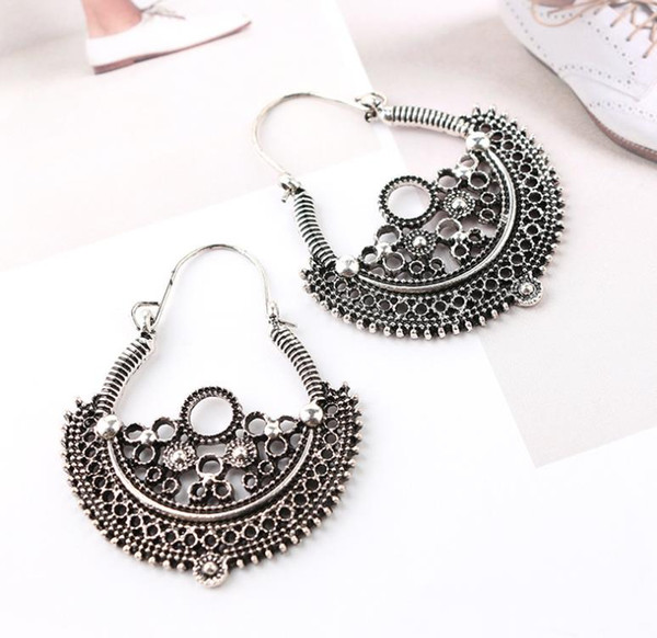 Retro Alloy Moon Hollow Roman Earrings Earrings Female Half Moon Rings