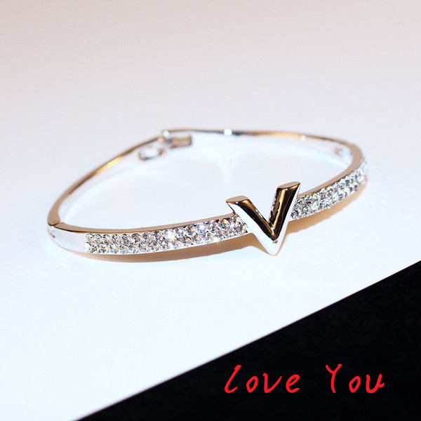 European Brand Letter V Bangle Bracelet Luxury Zircon Charms Bangles for Women Party Fine Jewelry Costume Accessories