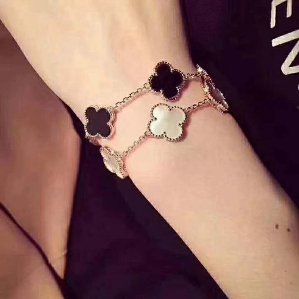 Exquisite craftsmanship, top titanium steel clover woman bracelet, girl fashion fake, classic fashion ladies bracelet