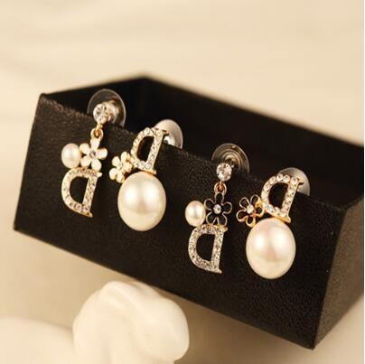 Famous Brand Designer Stud Earrings Women Rhinestone Ear Stud Luxury Earring Jewelry Accessories with Fast Shipping