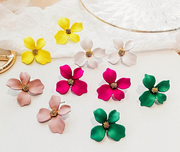 Flower Stud Earrings New Design women fashion jewelry Beach holiday Girls earring personality temper sweet accessory wholesale 1 pair