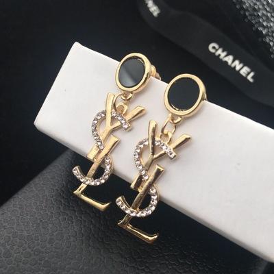 Wholesale Famous Small Stud Earrings Letters Ear Stud Earring Gold Silver Pearl Dripping oil Letter crystal Gift for Women Girl 010