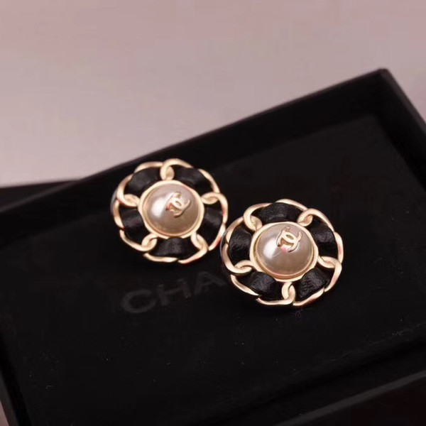 Top Brand name earring round shape with black or red leather stud Earring 18k gold plated style women jewelry gift PS7432