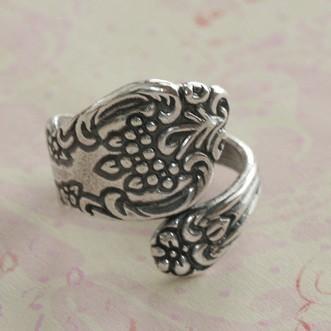 30pcs/lot New Hot Fashion Top Quality Antiqued Floral Silver antiqued brass Spoon Ring Finding