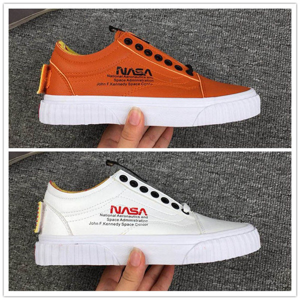 NASA x Old Skool Casual Shoes Fashion Designer Shoe Shuttle Men Women Skateboard Sneaker White Brown Orange Outdoor Trainers