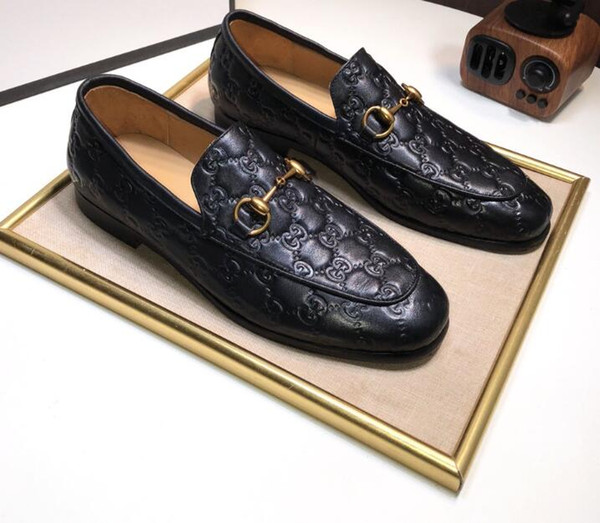 2018 Mens designer luxury shoes Genuine Leather Men Shoes Soft Moccasins Loafers Fashion Brand Men Flats Comfy Driving Shoes SIZE:38-44