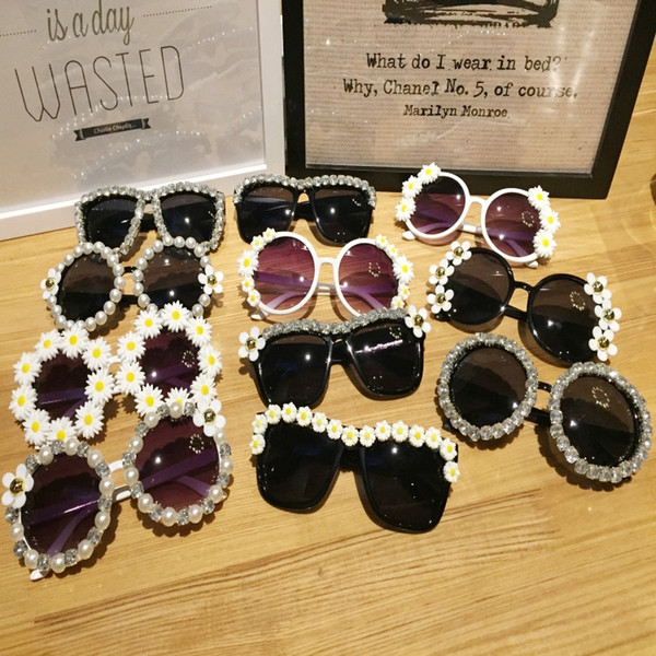 Beach women sunglasses Wholesale Fashion Party Sun Glasses Mix Design Retro Rhinestone Handmade Flower With Pearl