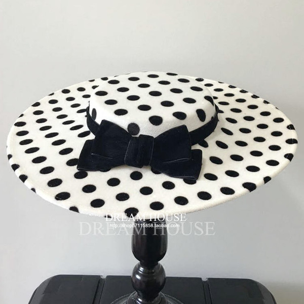 Woman headdress hair Hepburn stars, retro British brides, polka dot black and white hats, headwear, butterfly hats, Photo Props