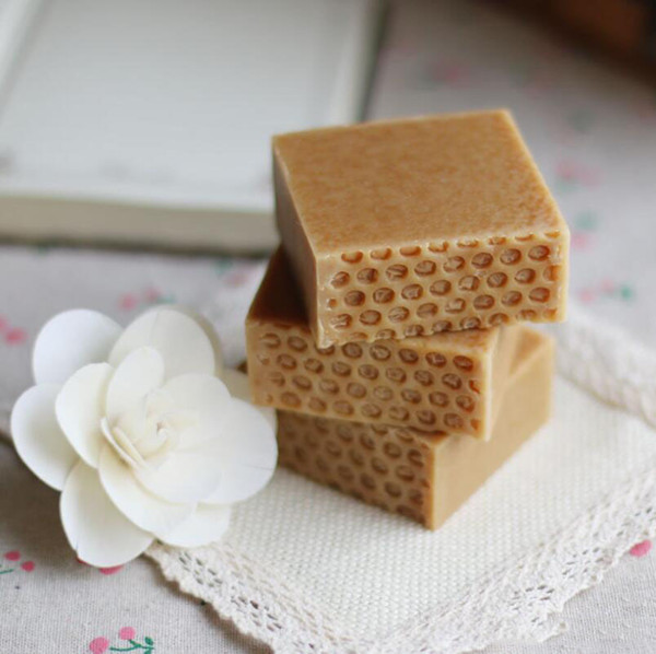 Natural Honey Milk Soap HAND MADE SOAP FOR MOISTURE SOFTENS FACE AND PROTECTS AGAINST THE DRYING EFFECTS OF THE SUN