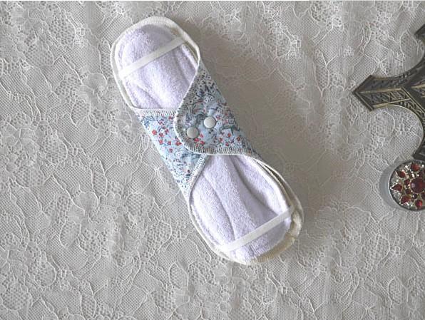 10.23 inches | Cotton printed reusable washable daily sanitary pads period pads anti-side leakage comfort cotton pad inserts