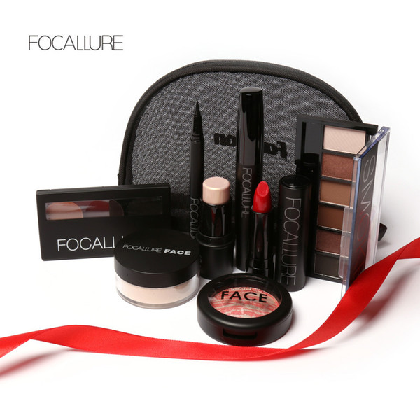 FOCALLURE Makup Tool Kit 8 PCS Must Have Cosmetics Including Eyeshadow Lipstick With Makeup Bag Makeup Set