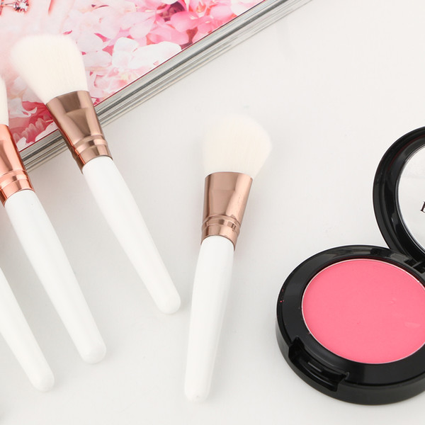 Profession white color synthetic makeup brushes for cosmetics powder blusher brush women face beauty tools maquiagem brochas maquillaje