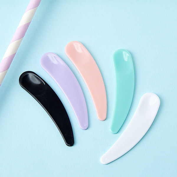 1.2*5.5cm Crescent Dug Spoon Mini Cosmetic Spatula Scoop Facial Mask Face Cream Spoons Plastic Cosmetics Packing Tool