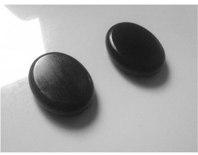 Black Hot Natural Lava Basalt Rock Energy Oval Toe Face Spa Stone Massage Body Therapy pain relief muscle relaxation