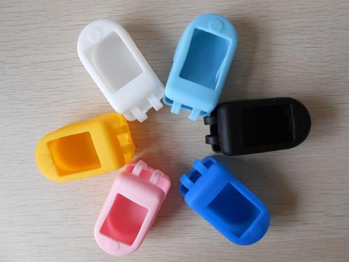 Wholesale - - New 2013 Style Finger Pulse Oximeter spo2 Monitor Fingertip Oxygen Monitor CE Rubber Case