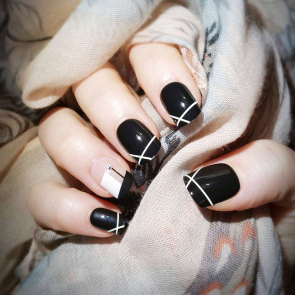 24 pcs Black White Fake Press On Nails With Diamond Decoration Designs Short Square False Nails Full Cover Acrylic Nagel Tips