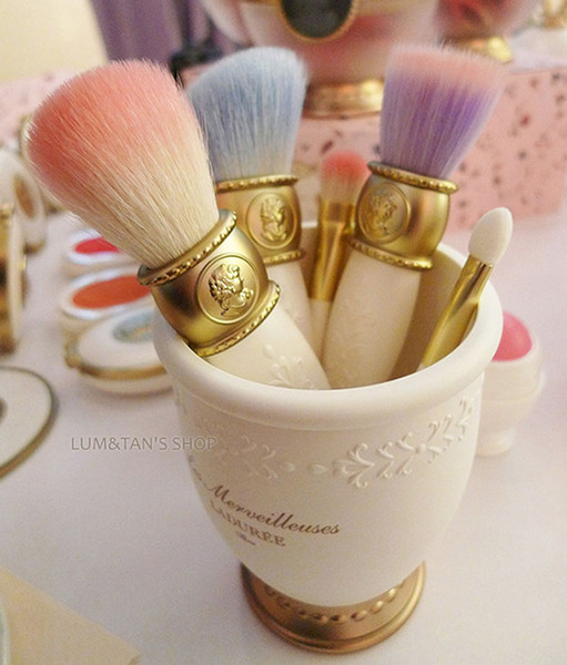 2018 Hot selling New Japanese Lali storage barrel aristocratic embossed portrait cosmetic brush bucket Makeup Tool