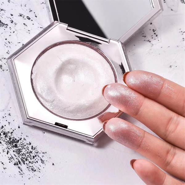 2019 hOT GUICAMI Professional Facial Diamond Highlighter Powder Makeup Face Glow Contour Highlight Shimmer Powder Diamond Bomb Illuminator