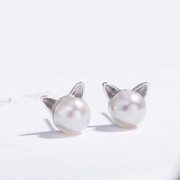 Cat Earrings,Sterling Silver Cat Earrings,Freshwater Shell Pearl Earrings,Cat Pearl Earrings,Naughty Cute Cat Stud Earrings