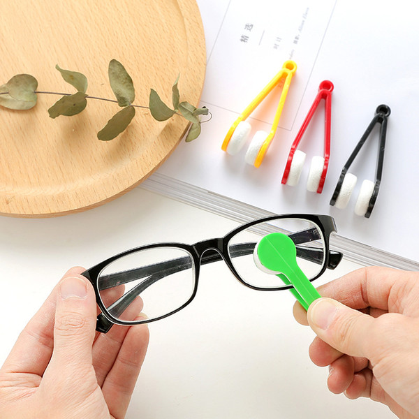 Creative and practical portable eyeglasses scrubbing double-sided, labor-saving and no traces of eyeglasses scrubbing special cleaner