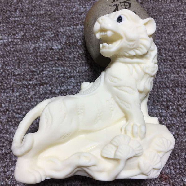 Ivory Carving Cartoon Zodiac Decoration Tiger 8*8*4cm Car Desktop Crafts Gift Box
