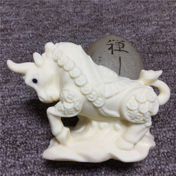 Ivory Carving Cartoon Zodiac Decorations Cow 10*7*4cm Car Desktop Crafts Gift Box