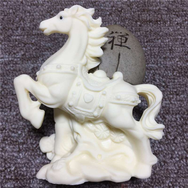 Ivory Carving Cartoon Zodiac Decoration Horse 9.5*8*4cm Car Desktop Crafts Gift Box