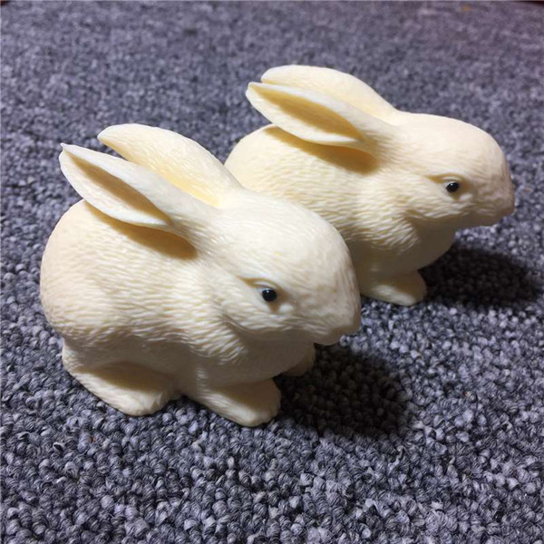 Seiko carving ivory white rabbit hand piece home desktop decoration