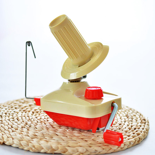 Small and exquisite Home yarn Winder,Wool Winder Holder Hand Operated, coiling device , loom knitting tools