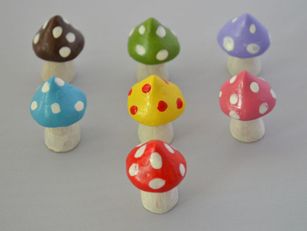 Free shipping Artificial resin Toadstool Mushroom Fairy door accessories