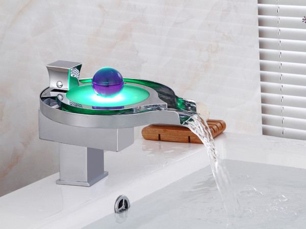 The bathroom faucet LED luminous color fashion creative copper faucet bathroom cold and hot water tap